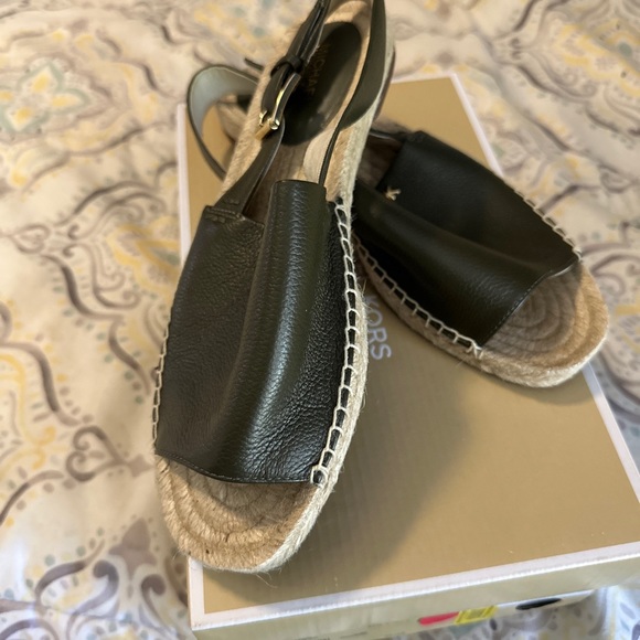 Michael Kors espadrille 7.5 new with box pale gold. - Picture 1 of 3
